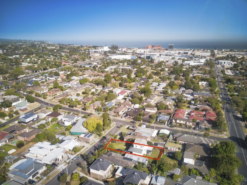 8 Silas Avenue, Frankston VIC 3199