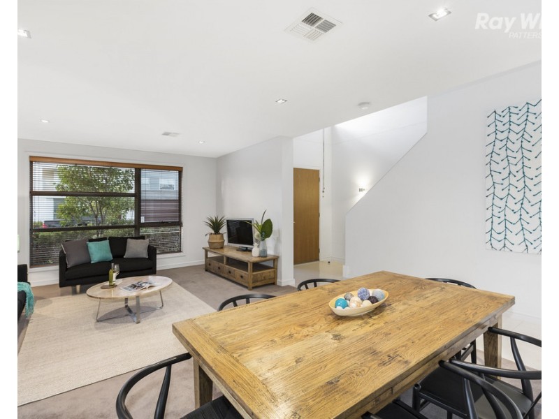 2 Jubilee Boulevard, Waterways VIC 3195