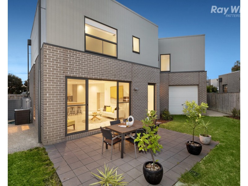 2 Jubilee Boulevard, Waterways VIC 3195