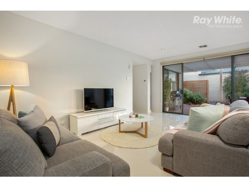 20 Ashberg Drive, Waterways VIC 3195