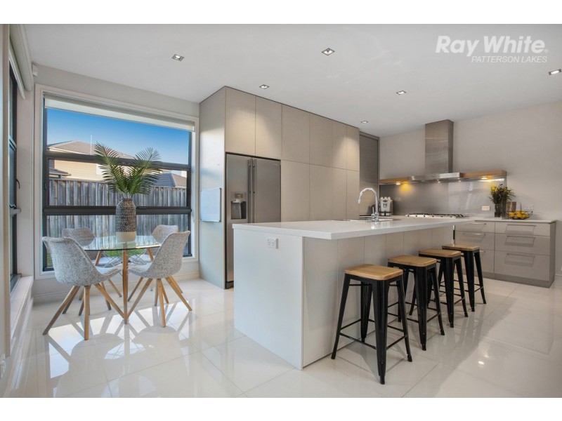 20 Ashberg Drive, Waterways VIC 3195