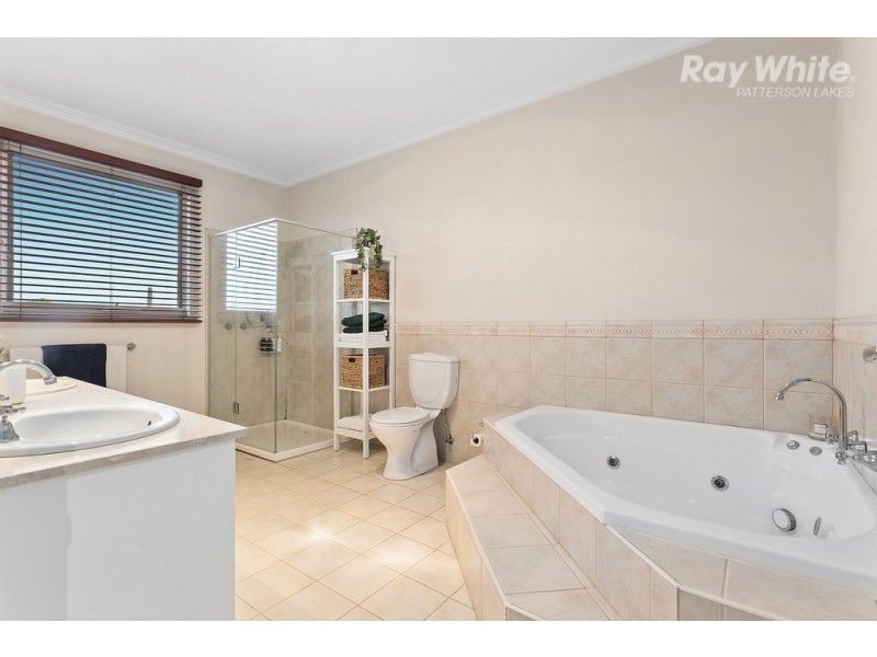 60 Scarborough Drive, Patterson Lakes VIC 3197