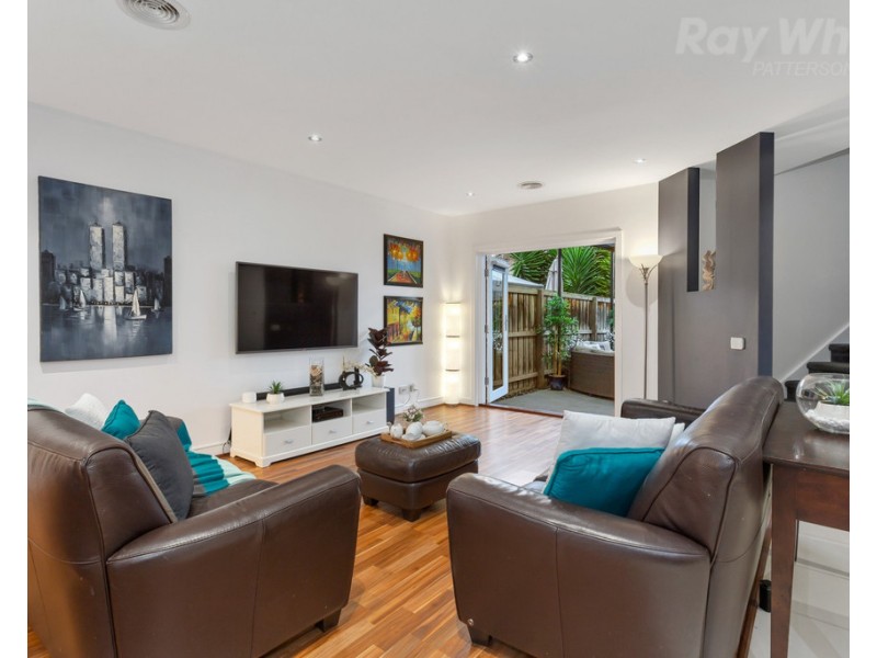 25 Dresden Drive, Waterways VIC 3195