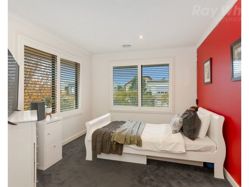 25 Dresden Drive, Waterways VIC 3195