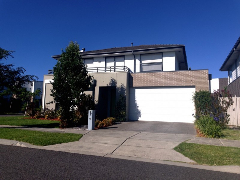 10 Ashberg Drive, Waterways VIC 3195