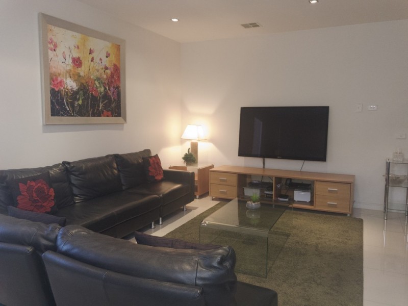 10 Ashberg Drive, Waterways VIC 3195