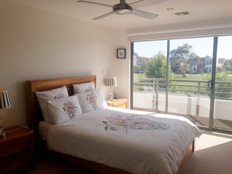 10 Ashberg Drive, Waterways VIC 3195