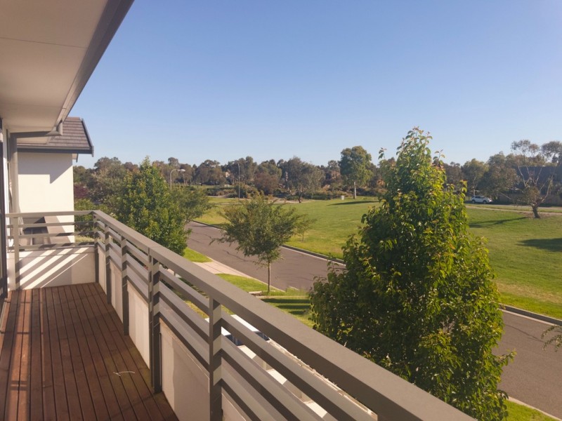 10 Ashberg Drive, Waterways VIC 3195