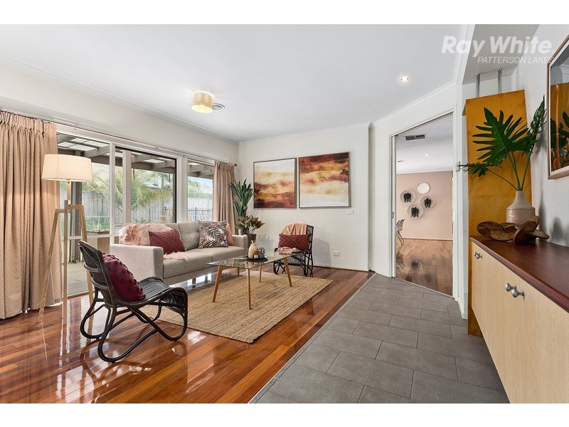 16 Bluegrass Close, Waterways VIC 3195