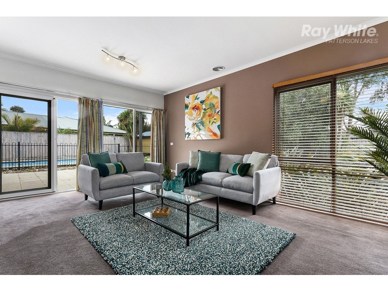 16 Bluegrass Close, Waterways VIC 3195