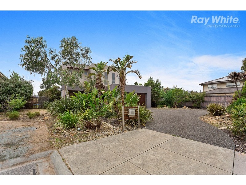 16 Bluegrass Close, Waterways VIC 3195