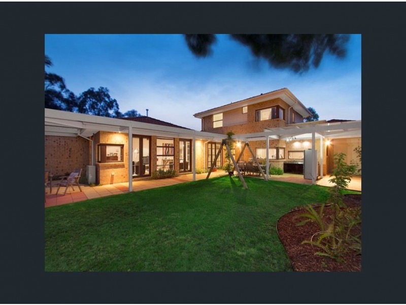 10 Waterside Drive, Waterways VIC 3195