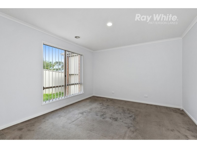 3 Cardiff Grove, Cranbourne East VIC 3977