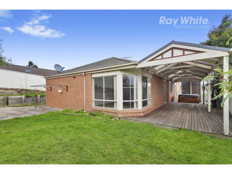 3 Cardiff Grove, Cranbourne East VIC 3977