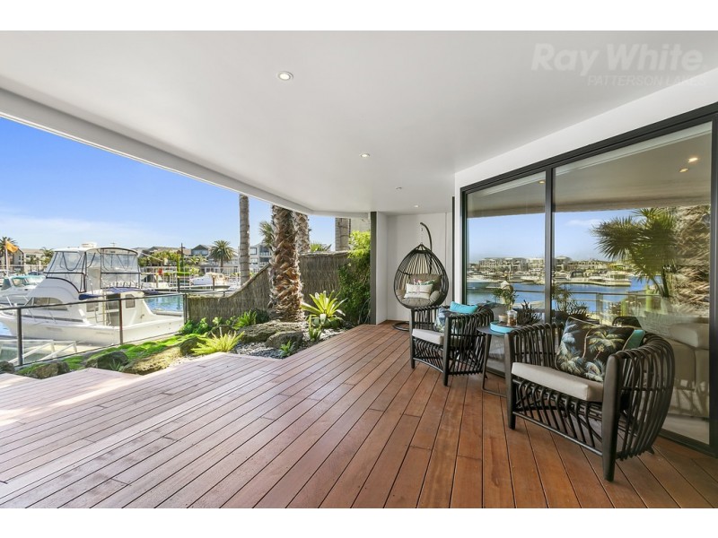 1 North Shore Drive, Patterson Lakes VIC 3197