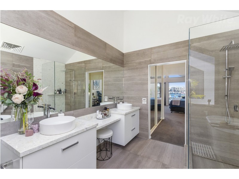 1 North Shore Drive, Patterson Lakes VIC 3197