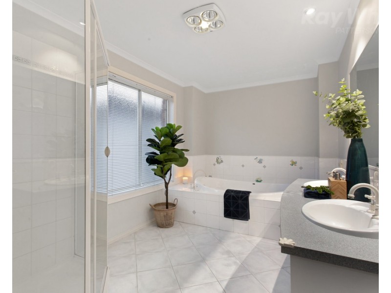 9 Stephanie Court, Patterson Lakes VIC 3197