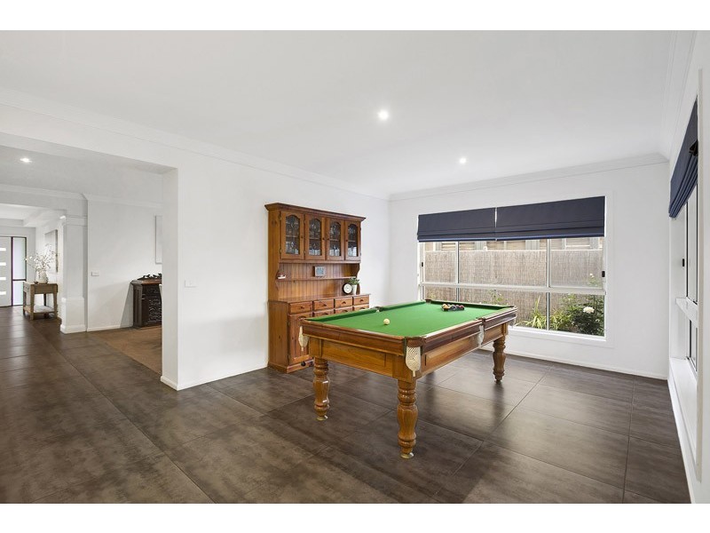 64 Island Point Avenue, Waterways VIC 3195