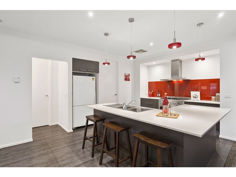 64 Island Point Avenue, Waterways VIC 3195