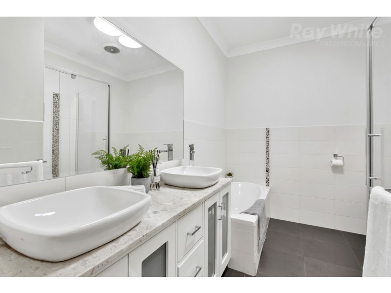 86 McLeod Road, Carrum VIC 3197