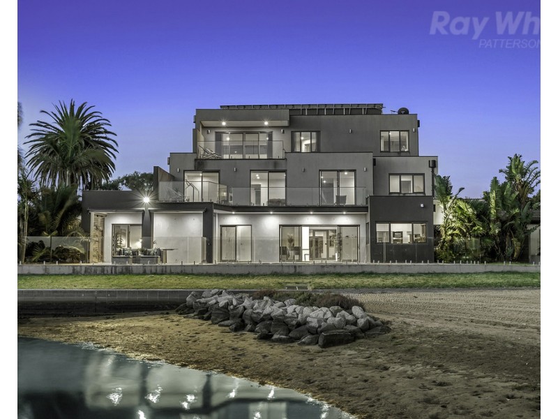 2 Salmon Bay, Patterson Lakes VIC 3197