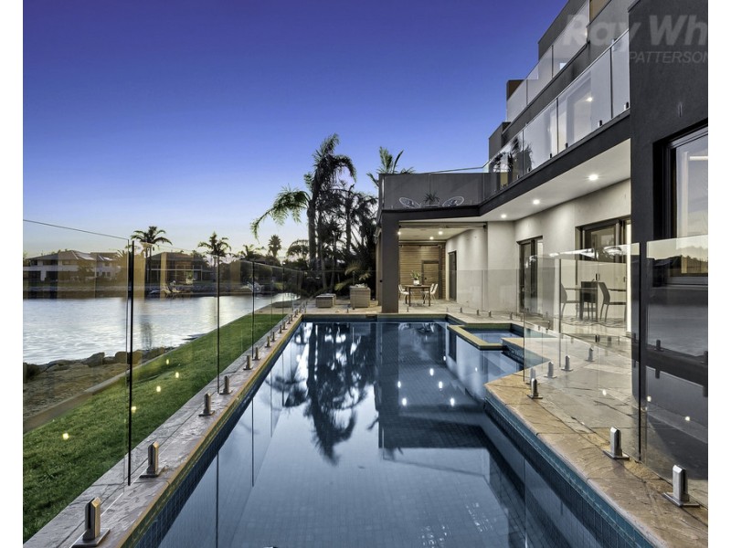 2 Salmon Bay, Patterson Lakes VIC 3197