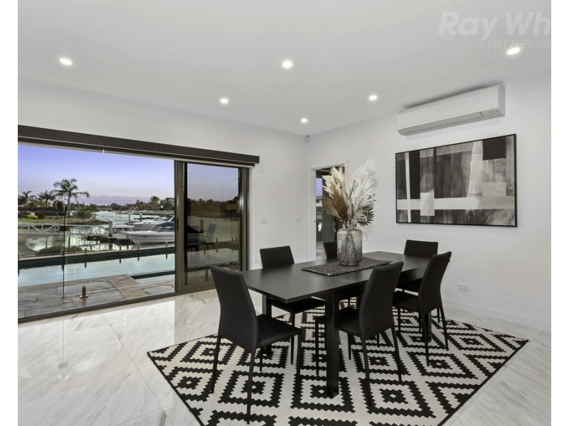 2 Salmon Bay, Patterson Lakes VIC 3197