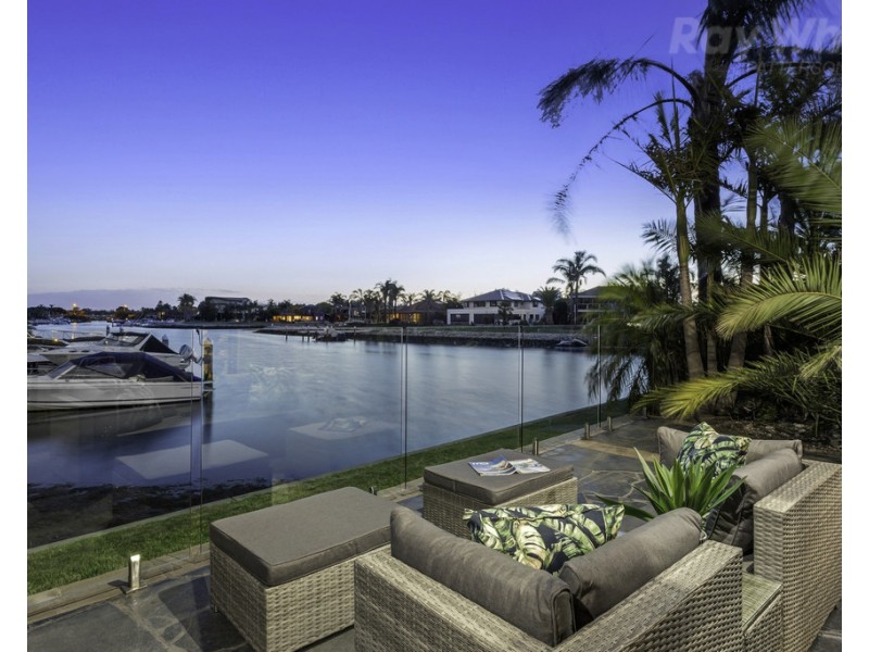 2 Salmon Bay, Patterson Lakes VIC 3197