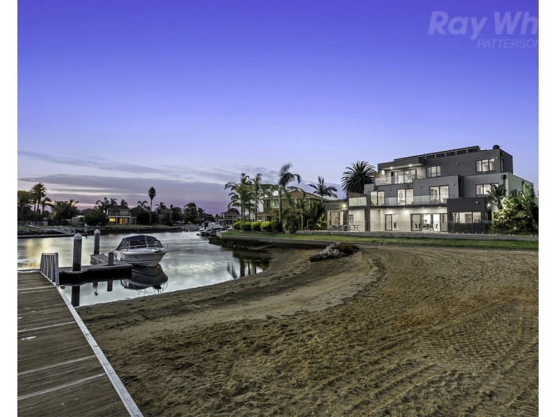 2 Salmon Bay, Patterson Lakes VIC 3197