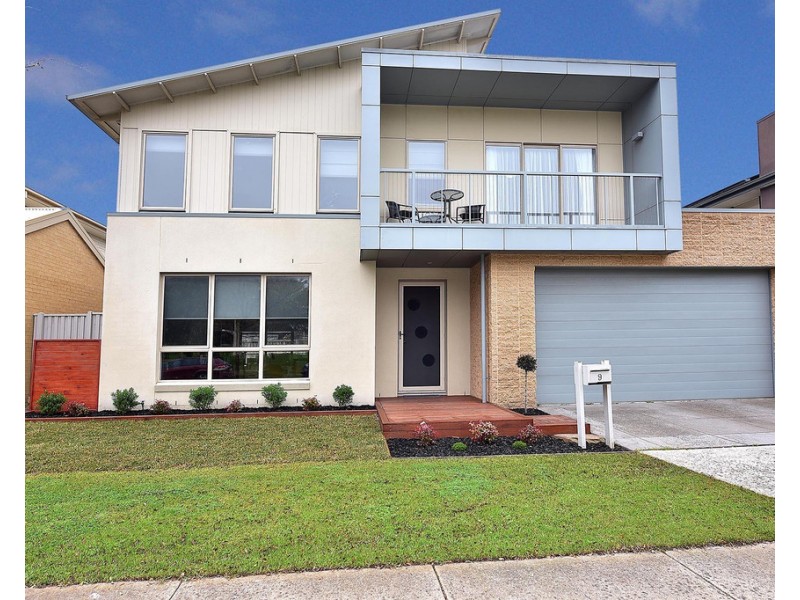 9 Dresden Drive, Waterways VIC 3195