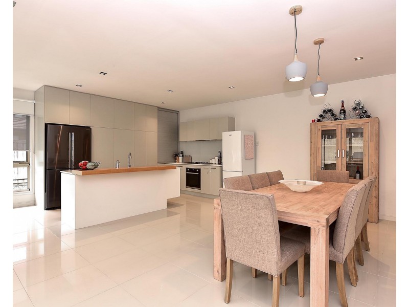 9 Dresden Drive, Waterways VIC 3195