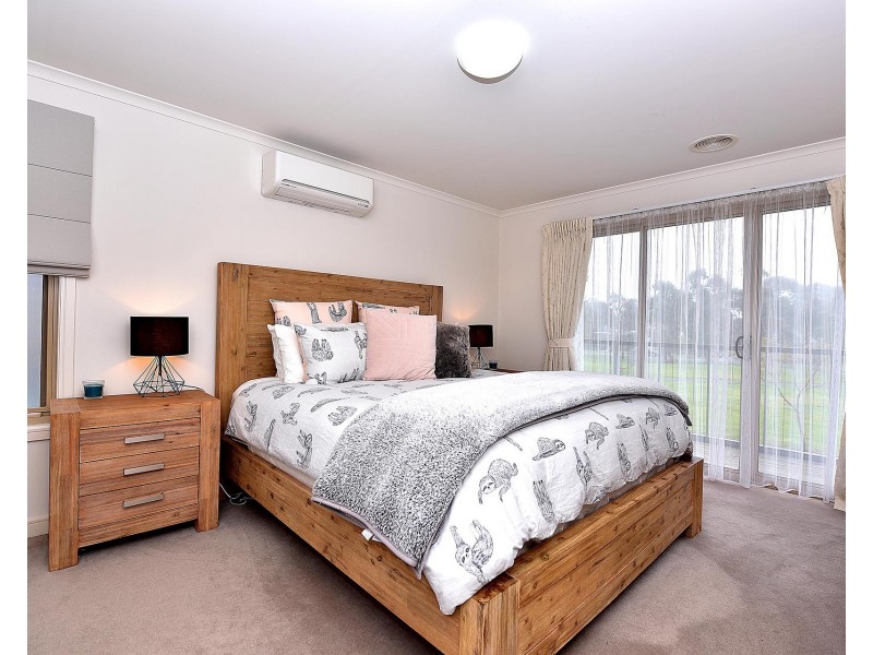 9 Dresden Drive, Waterways VIC 3195