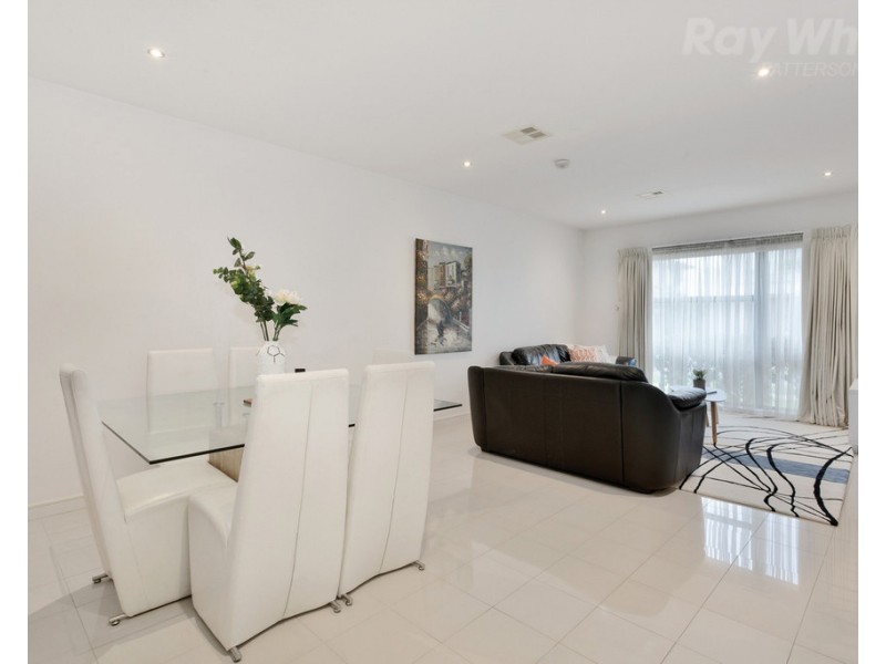 42 Dresden Drive, Waterways VIC 3195