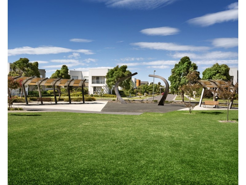 42 Dresden Drive, Waterways VIC 3195