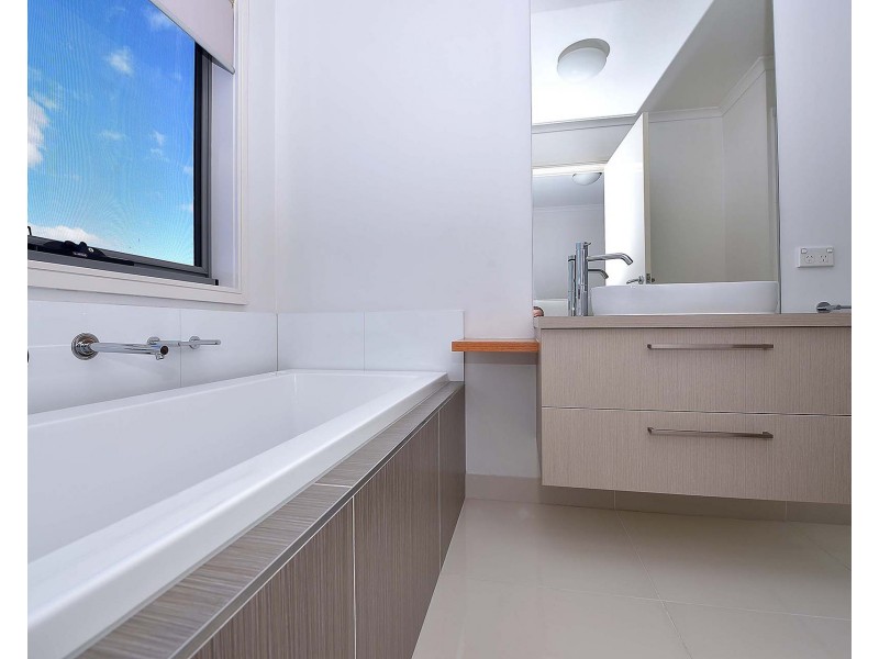 14 Chopard Avenue, Waterways VIC 3195