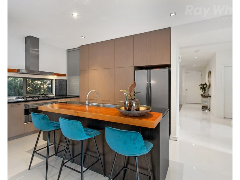 3 Paragon Way, Waterways VIC 3195