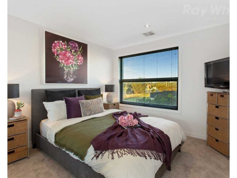 3 Paragon Way, Waterways VIC 3195