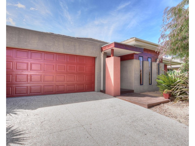 27 Coorong Circle, Waterways VIC 3195