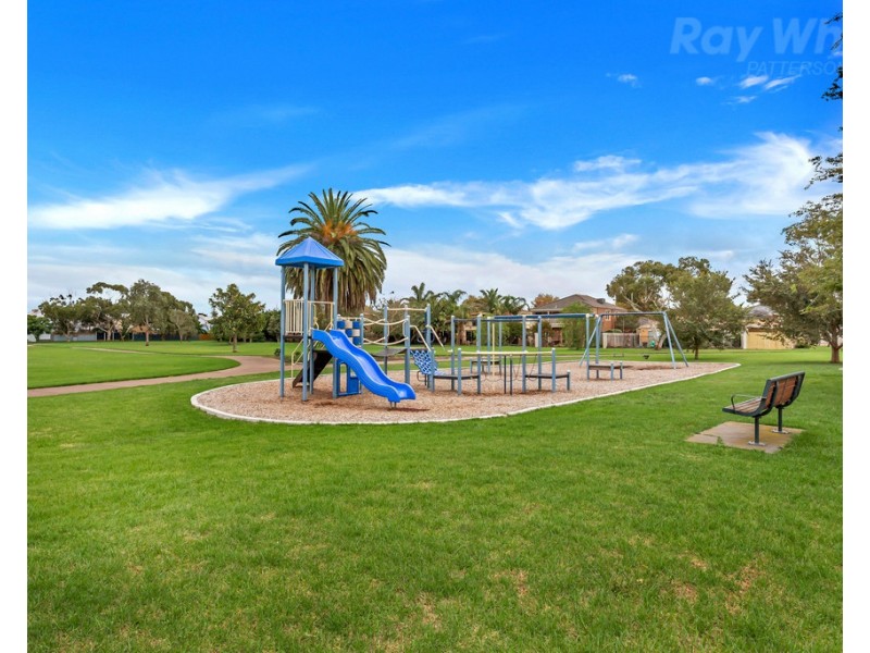 18 Tiller Lane, Patterson Lakes VIC 3197