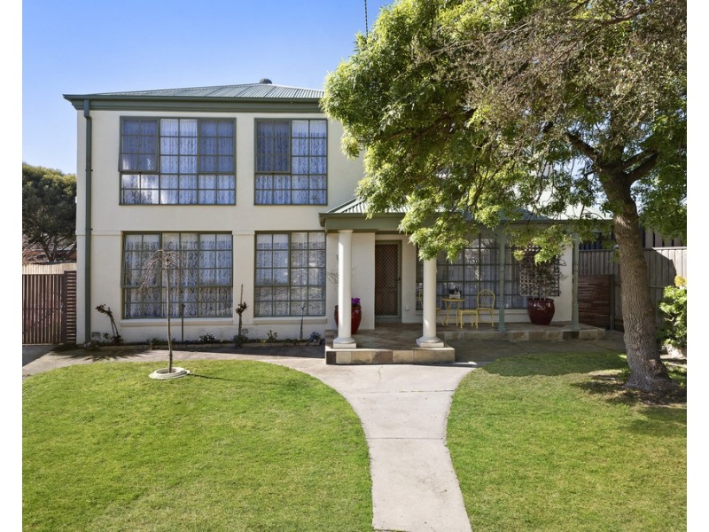 1 Warrawitur Court, Bonbeach VIC 3196