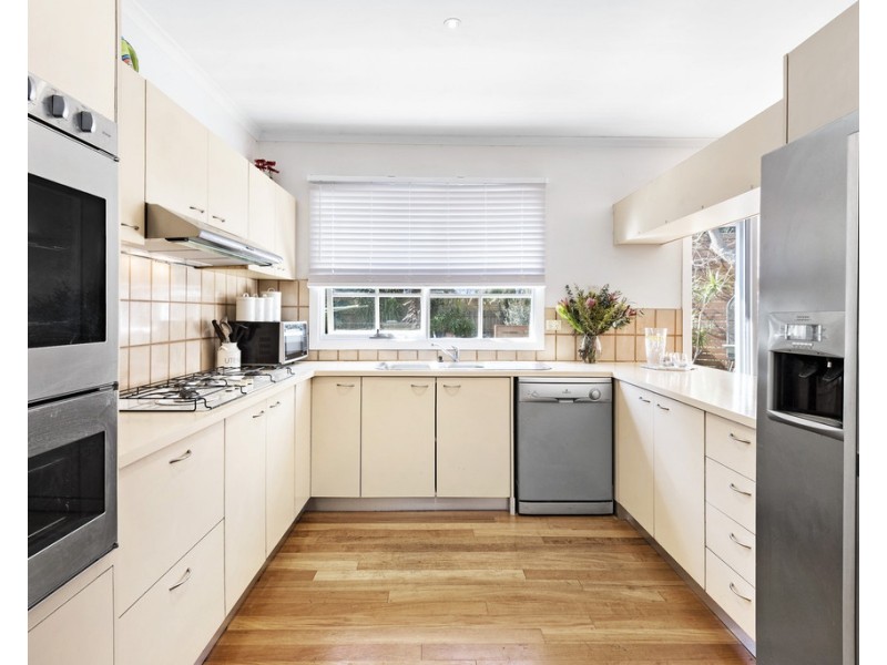 1 Warrawitur Court, Bonbeach VIC 3196