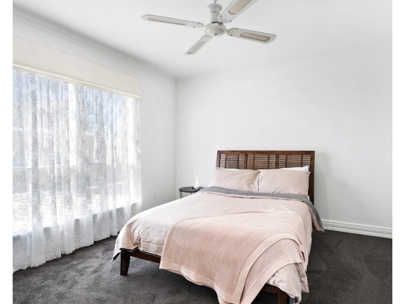 1 Warrawitur Court, Bonbeach VIC 3196