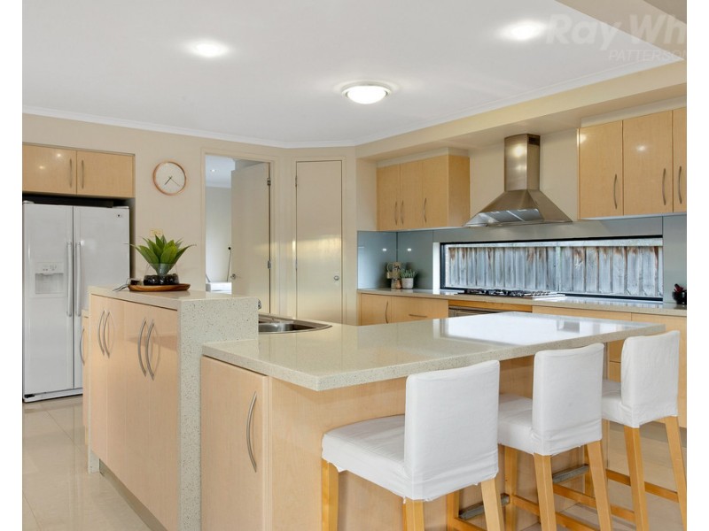 22 Island Point Drive, Waterways VIC 3195