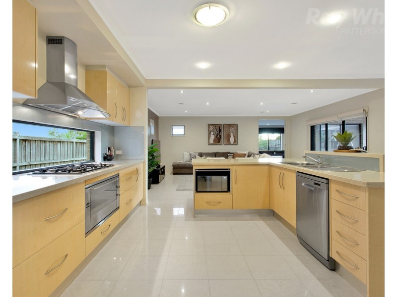 22 Island Point Drive, Waterways VIC 3195