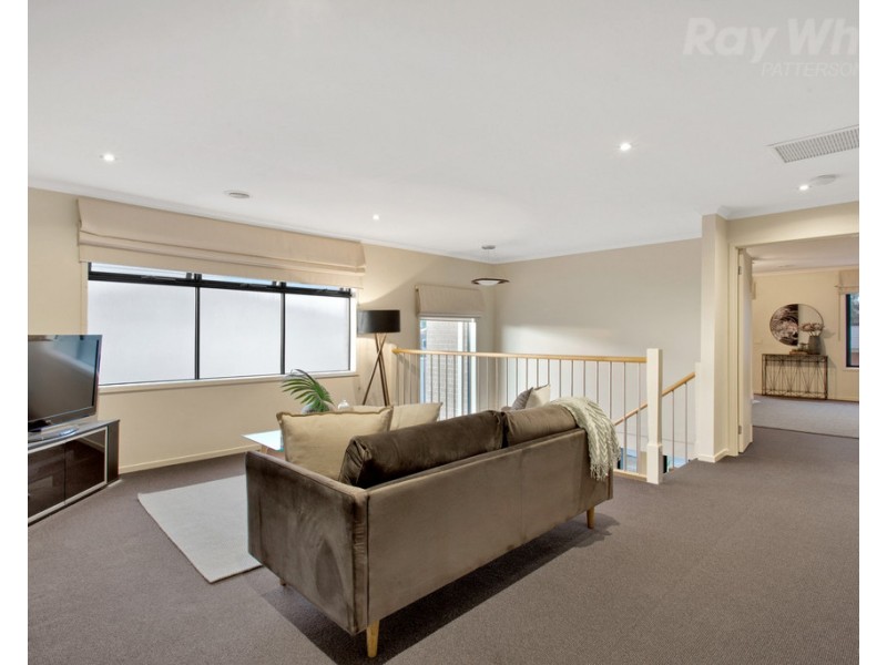 22 Island Point Drive, Waterways VIC 3195