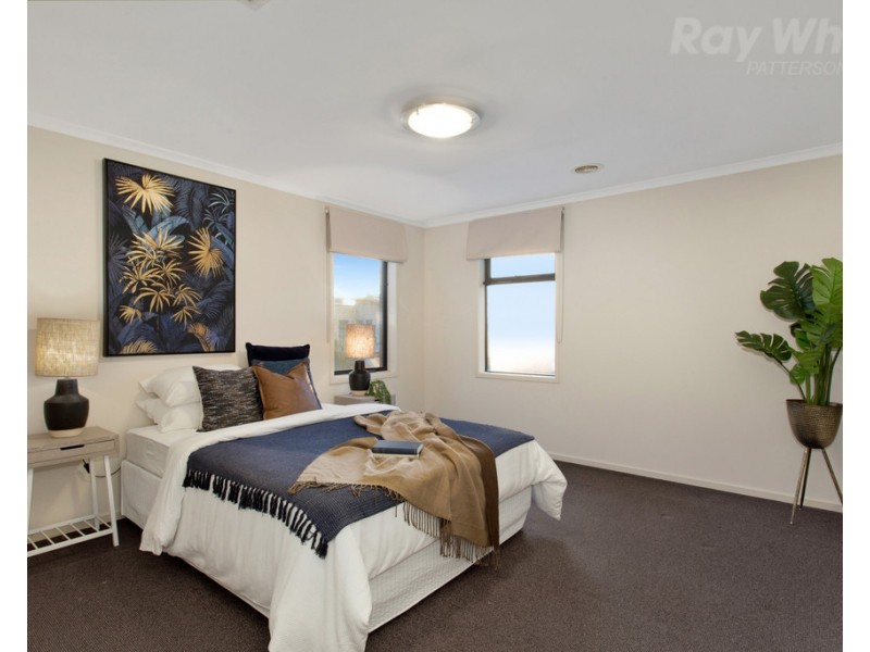 22 Island Point Drive, Waterways VIC 3195