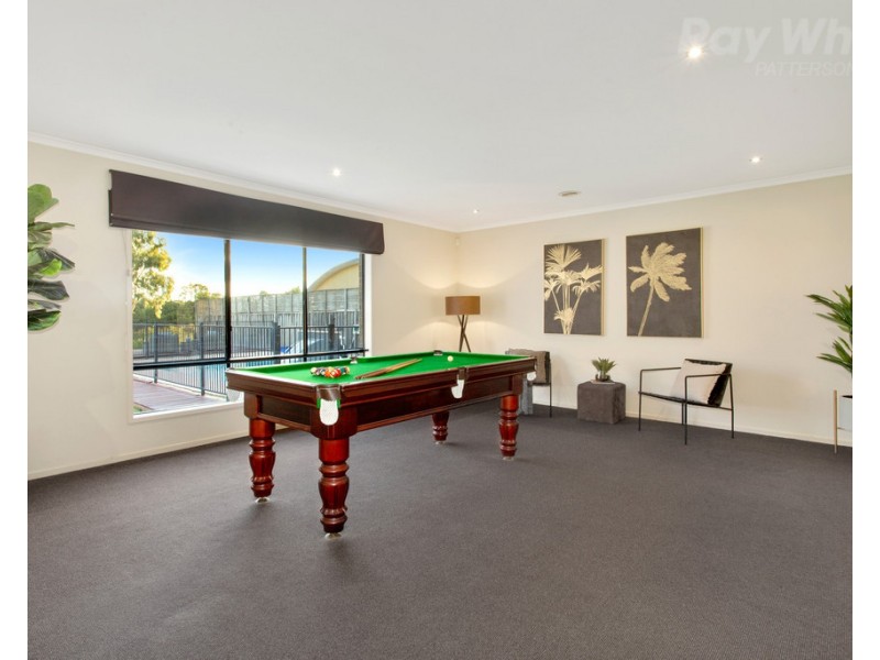 22 Island Point Drive, Waterways VIC 3195