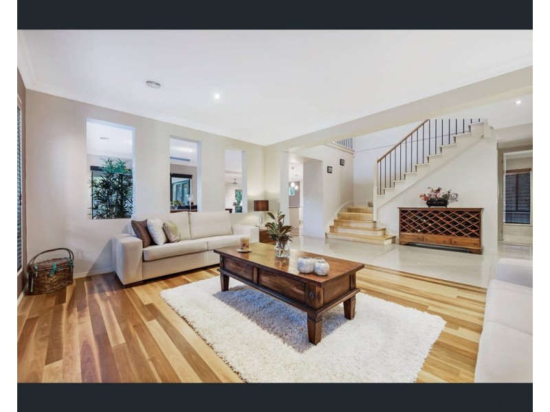 2 Deepwater Drive, Waterways VIC 3195