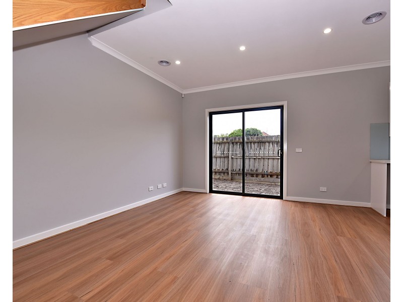 2/15 Bondi Avenue, Bonbeach VIC 3196