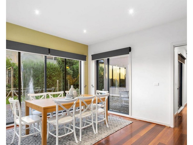 12 Island Point Avenue, Waterways VIC 3195